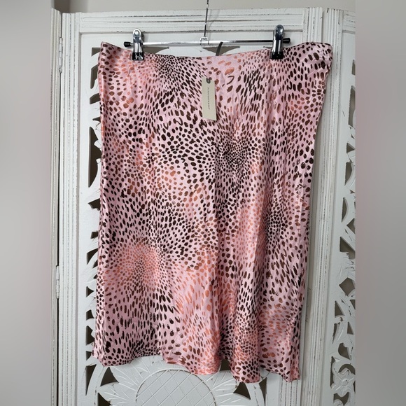 Anthropologie Tilda Pink Animal Print Slip Skirt NWT - Picture 4 of 7